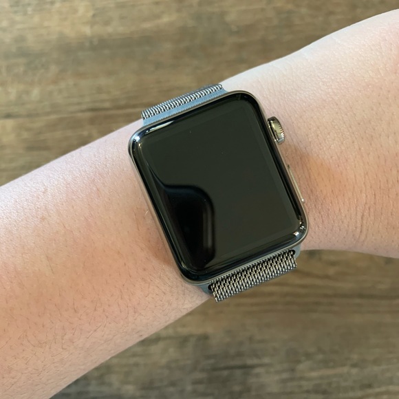 Apple Watch Series 2 - Picture 2 of 2